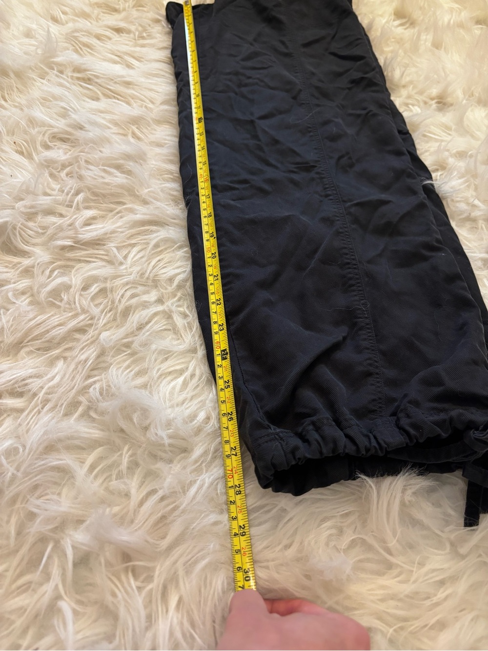 Vuori Coastline Joggers in Washed Black size XS - Picture 9 of 10